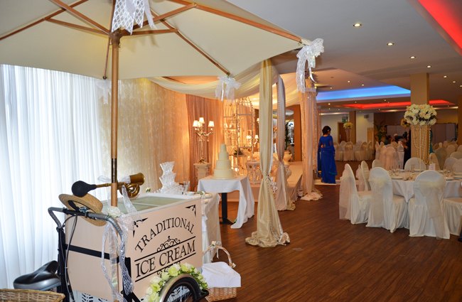 Asian Wedding With Cream Cart