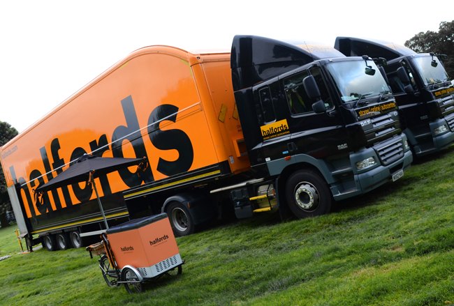 Free corporate gifts from Halfords at the Tour De France