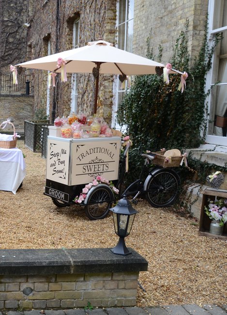 Wedding Sweet Cart Groom